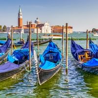venetie-italie-gondels