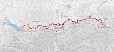 Kaart met fietsroute van Lindau bij Bodensee door Beieren naar Berchtesgaden bij Königssee via Oberstaufen, Schwangau en Chiemsee.