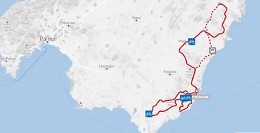 Kaart van Mallorca met een 5-daagse sterreis vanuit Porto Colom. Rode lijnen tonen fietsroutes langs de oostkust en het binnenland.