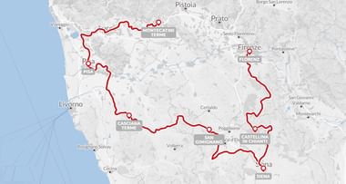 Kaart met rode fietsroute door Toscane, die Florence, Siena, Pisa en kuststeden zoals Montecatini Terme en Castellina in Chianti verbindt.