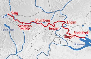 Topografische kaart met fietsroute van Saig door Zwarte Woud dorpen naar Bodenmeer via Schattenmühle, Blumberg, Tengen, Engen, Singen en Radolfzell.