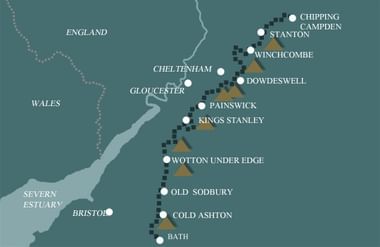 Kaart van de Cotswold Way van Bath naar Chipping Campden door Engeland, met plaatsen als Winchcombe, Cheltenham, Gloucester en Bristol.