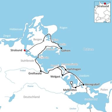 Kaart met fietsroute door de Duitse Oostzee-eilanden Rügen en Usedom, die plaatsen als Stralsund, Göhren, Karlshagen en Heringsdorf verbindt.