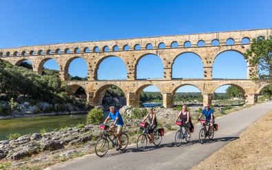 rw-provence-pont-du-gard-fietsers