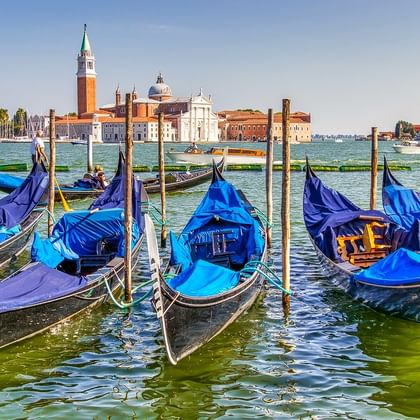 venetie-italie-gondels