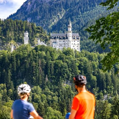 eb-lechradweg-uitzicht-kasteel-neuschwanstein-lech-fietspad