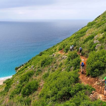 albanie-kust-ezelpad-albanese-riviera-zbluo